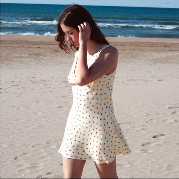 ZARA Strawberry Print Viscose Mini Fit Flare Dress V-neck | size Medium - Picture 6 of 7